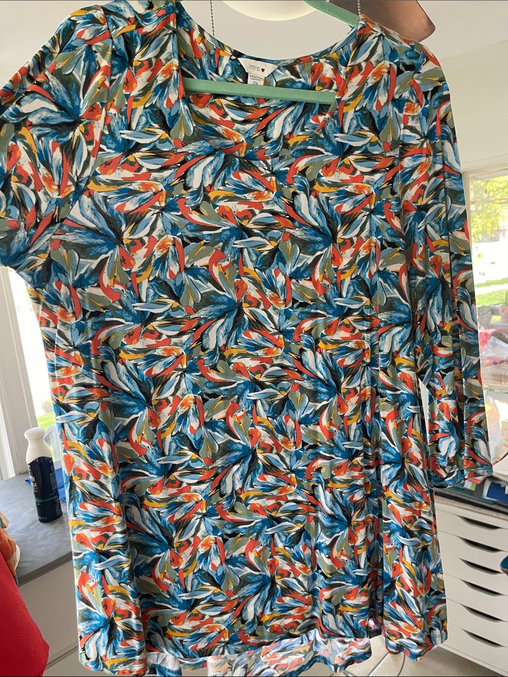 intro. Multicolor Brushstroke Floral Print Top